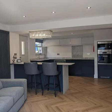 Wadsworth Harbour View